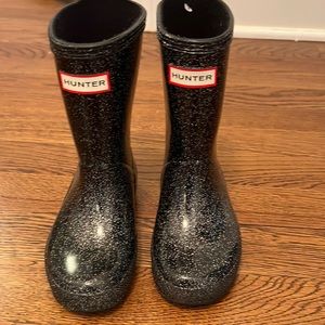 Gently used black sparkly rain hunter toddler boots